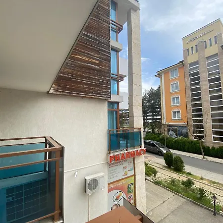 Itta 05 Sunny 公寓